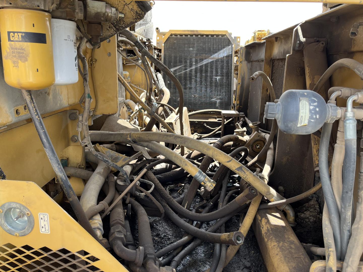 ./imagenes/INVOICE/2019/16430/PAVIMENTADORA CATERPILLAR AP-1055B PARA REFACCIONES (3).JPG